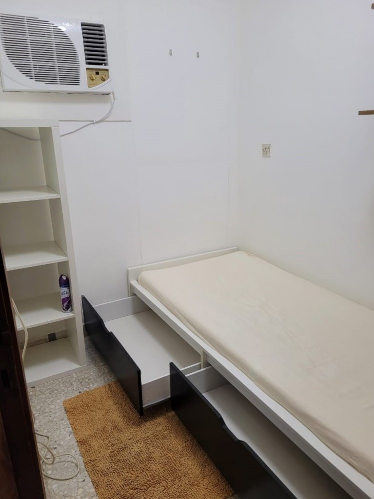 NICE SMALL ROOM AVAILABLE NOW FOR ONLY 1 FILIPINA LADY, ALL INCLUSIVE OF DEWA/WIFI/COOKING GAS FOR AED.1,400 PER MONTH. photo 1