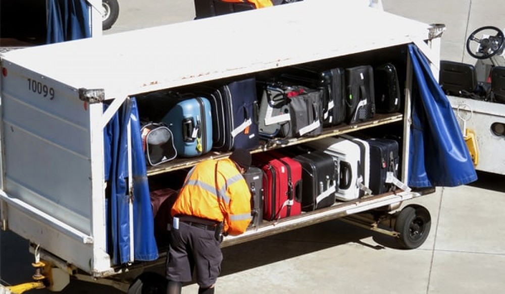 Welcome to Dubai's Premier Luggage Delivery Service photo 1